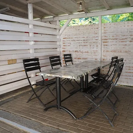 Проживання в сім'ї Seventons *